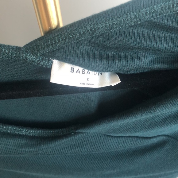 Aritzia Babaton Phil Off the Shoulder Top - Picture 3 of 11